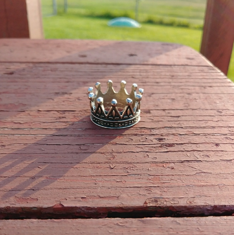 Crown ring